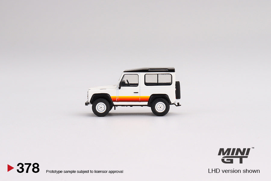 Mini GT Land Rover Defender 90 Wagon White - MGT00378 1:64