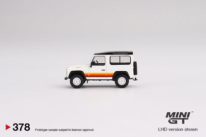 Mini GT Land Rover Defender 90 Wagon White - MGT00378 1:64